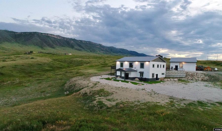 8877 Week Creek Rd, Casper, WY 82609 - 5 Beds, 4 Bath
