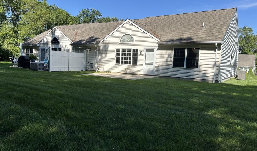 9 River Walk Dr 9, Brooklyn, CT 06234 - 1 Beds, 1 Bath