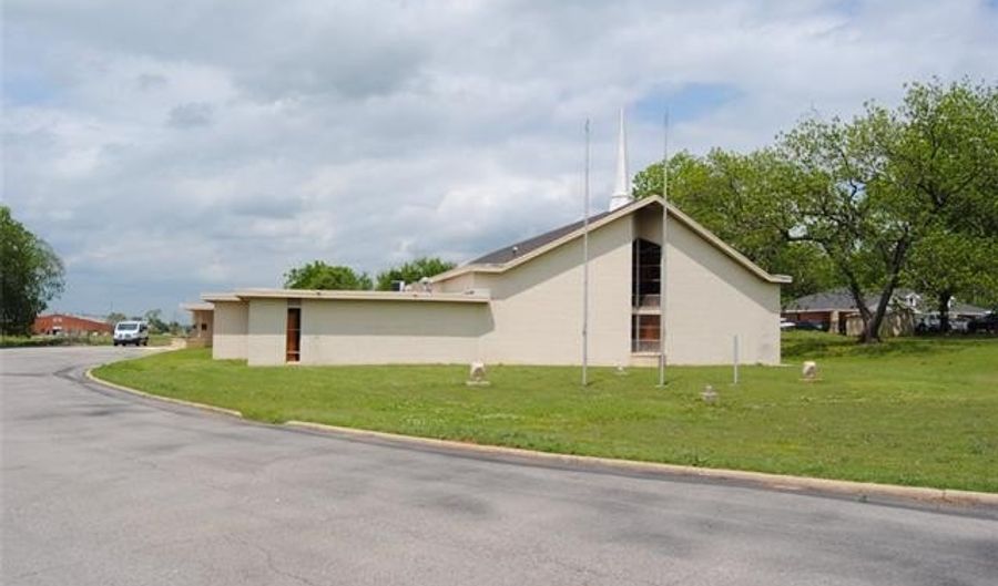 1930 Arlington St, Ada, OK 74820 - 0 Beds, 2 Bath