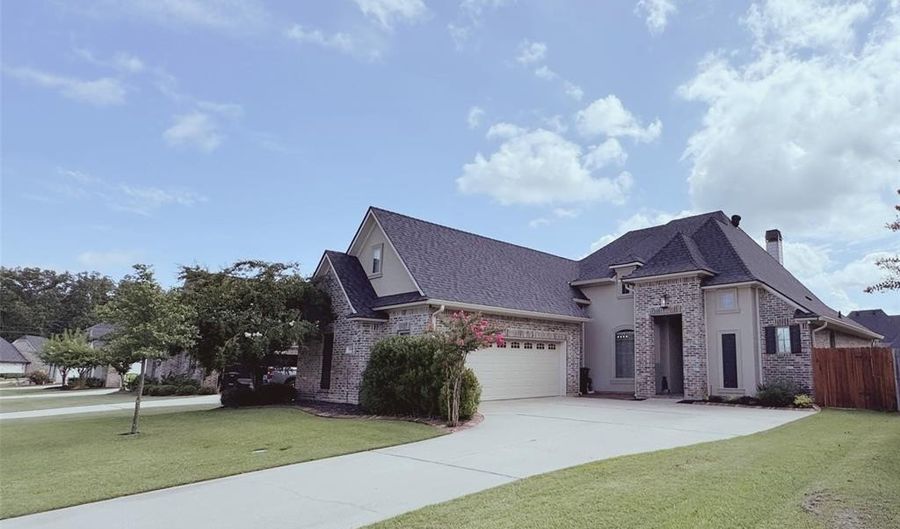 504 Linden Cir, Benton, LA 71006 - 4 Beds, 3 Bath