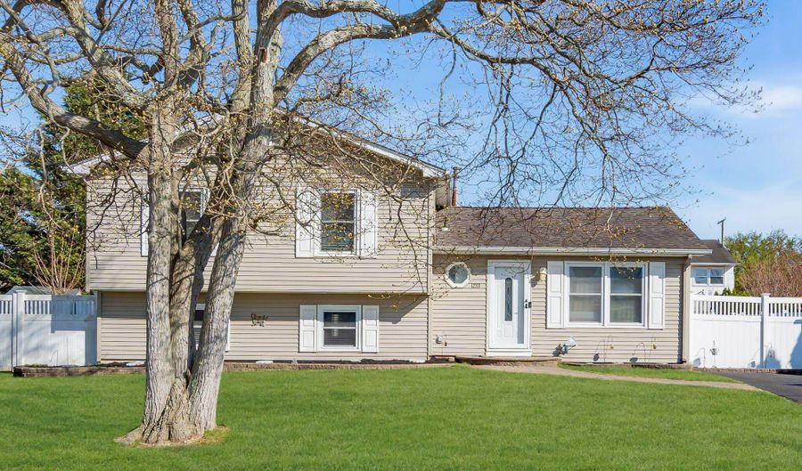 1233 Pacific Ave, Beachwood, NJ 08722 - 4 Beds, 2 Bath