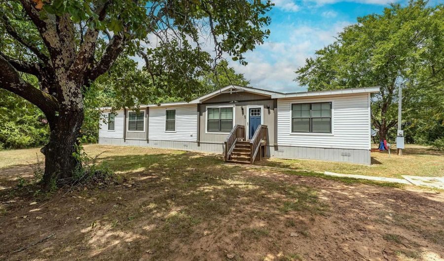 7494 N US Highway 69, Alba, TX 75410 - 4 Beds, 2 Bath