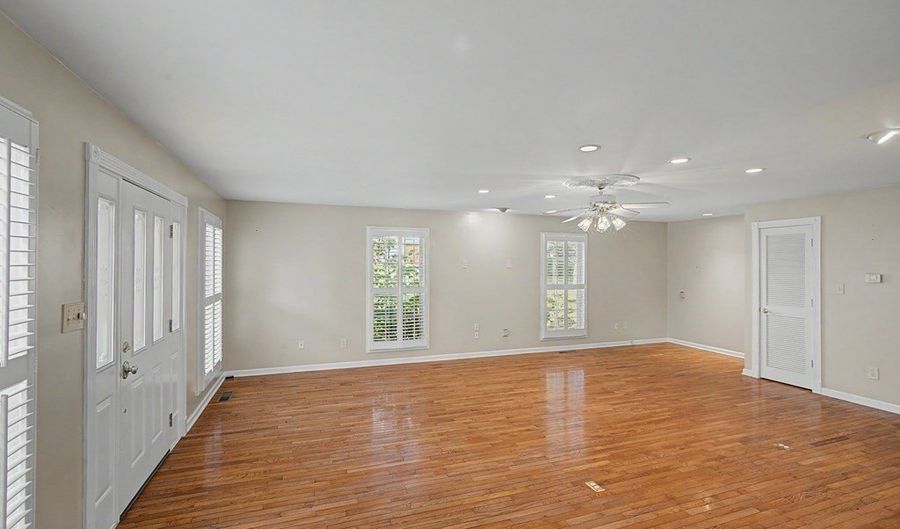 530 S Main St, Adairville, KY 42202 - 3 Beds, 2 Bath