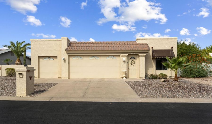 26402 S LAKEMONT Dr, Sun Lakes, AZ 85248 - 2 Beds, 2 Bath