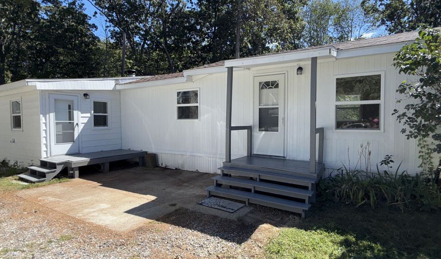 133 W Main St TRLR A9, Clinton, CT 06413 - 3 Beds, 1 Bath