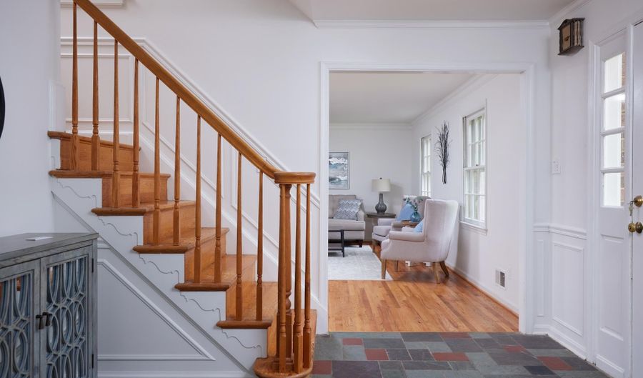 7811 CHARLESTON Dr, Bethesda, MD 20817 - 5 Beds, 4 Bath