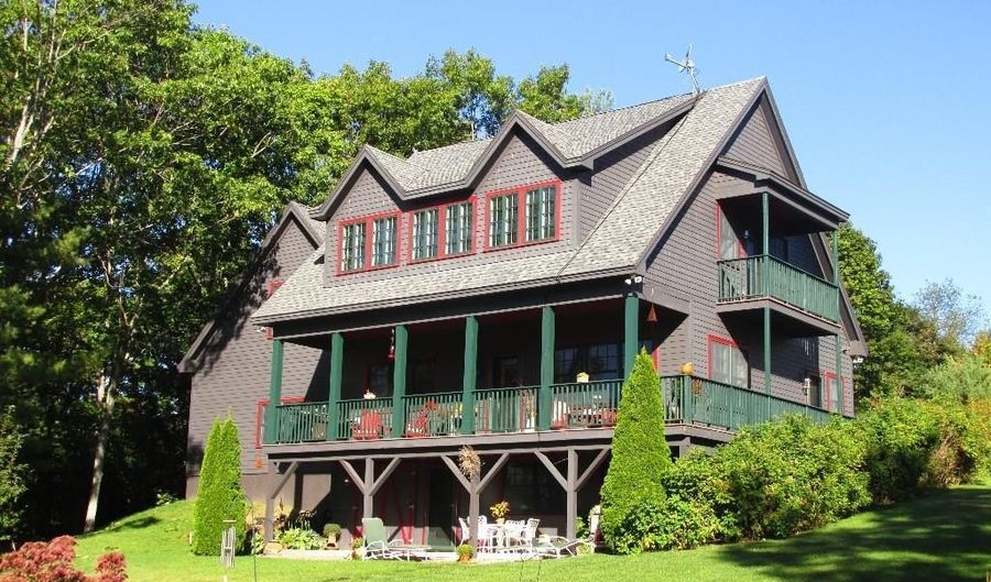 11 Treat St, Belfast, ME 04915 - 3 Beds, 4 Bath