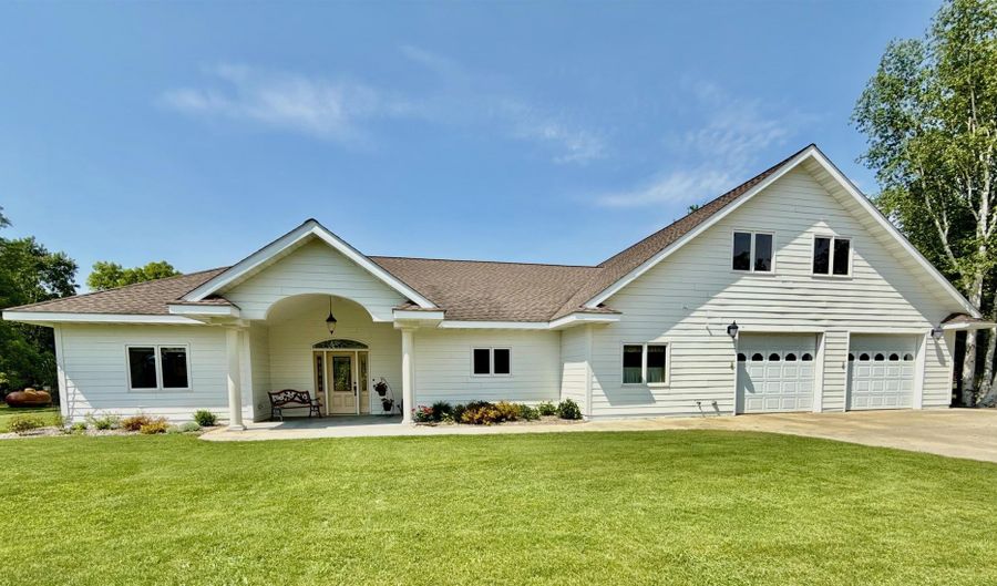 20 Mulberry Ln, Babbitt, MN 55731 - 3 Beds, 4 Bath