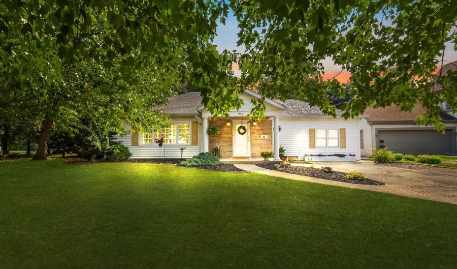 916 Midway Dr, Auburn, IN 46706 - 2 Beds, 2 Bath