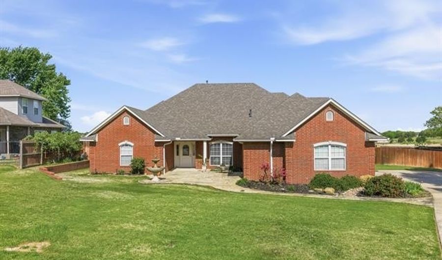 833 Franklin Dr, Ardmore, OK 73401 - 5 Beds, 4 Bath