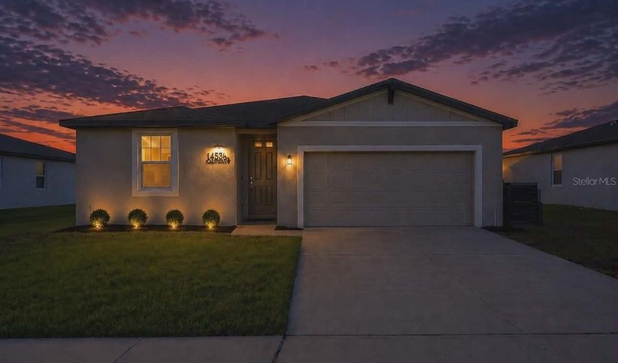 1256 OAK VALLEY Dr, Auburndale, FL 33823 - 3 Beds, 2 Bath