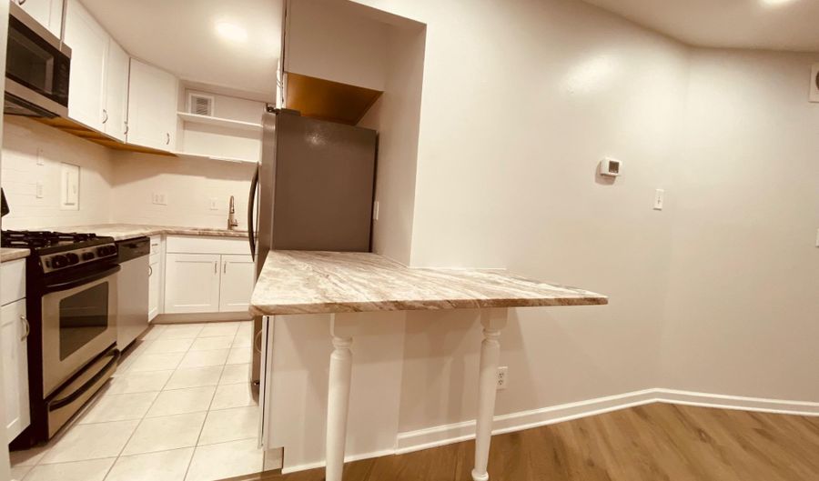 5340 HOLMES RUN Pkwy 1003, Alexandria, VA 22304 - 1 Beds, 1 Bath