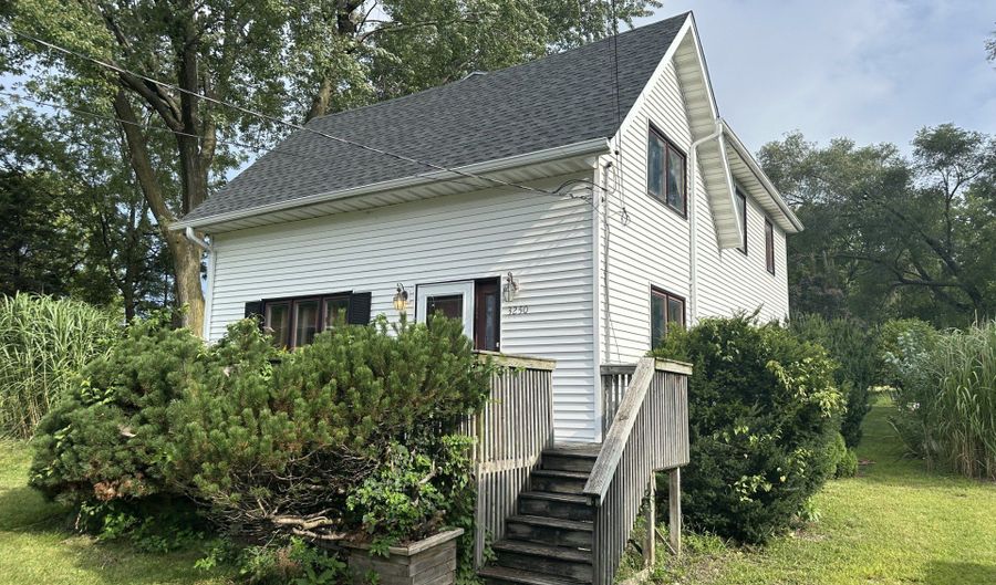 3250 E Douglas Ave, Des Moines, IA 50317 - 4 Beds, 2 Bath