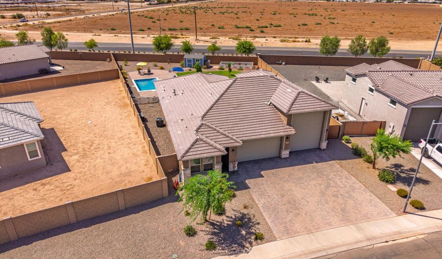 178 S NAPLES Ln, Casa Grande, AZ 85122 - 3 Beds, 2 Bath