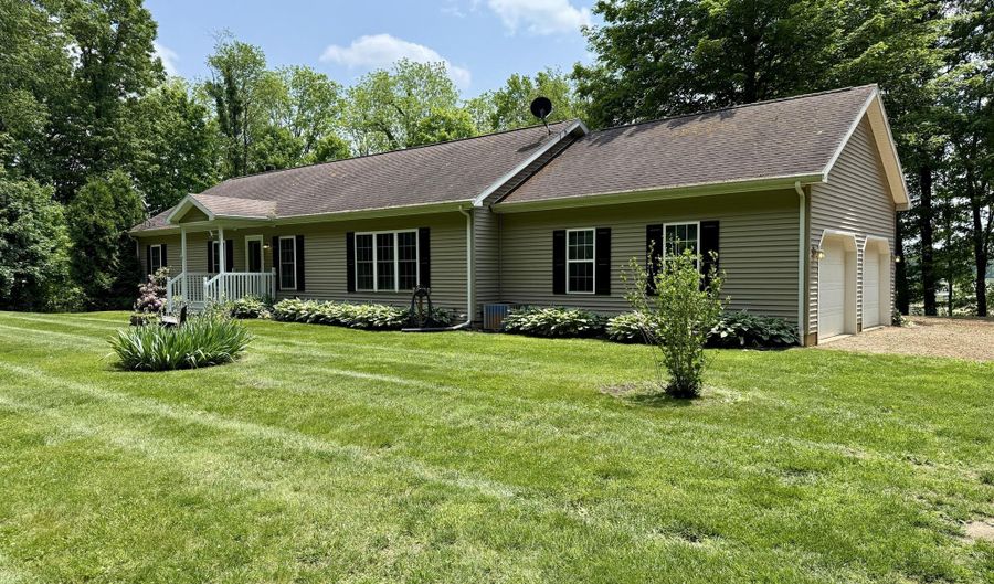 27774 N D Dr, Albion, MI 49224 - 3 Beds, 3 Bath