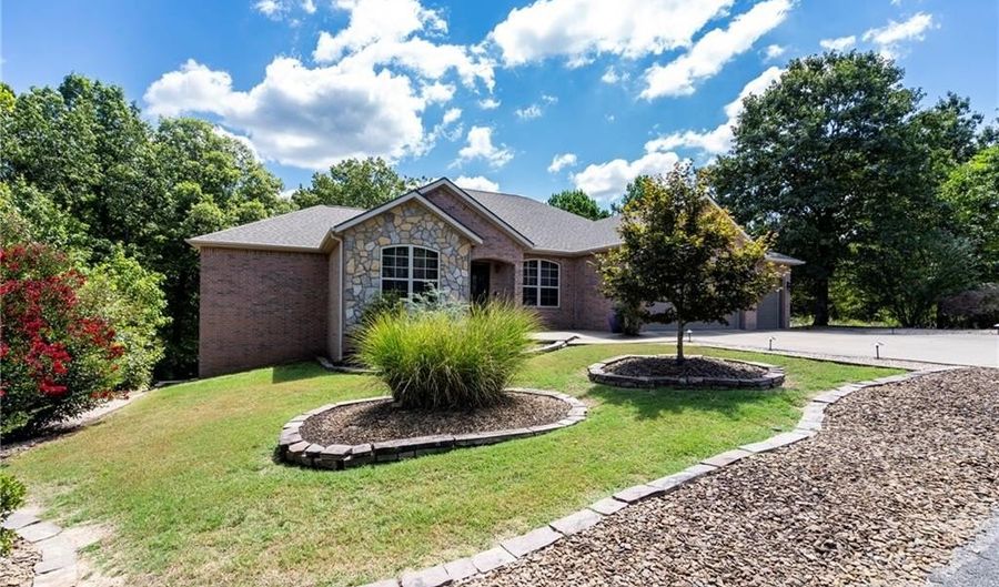 17 Foster Ln, Bella Vista, AR 72715 - 3 Beds, 4 Bath