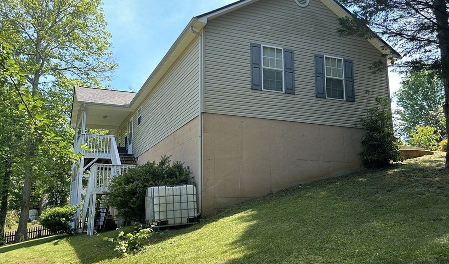 235 Cook St, Alto, GA 30510 - 3 Beds, 2 Bath