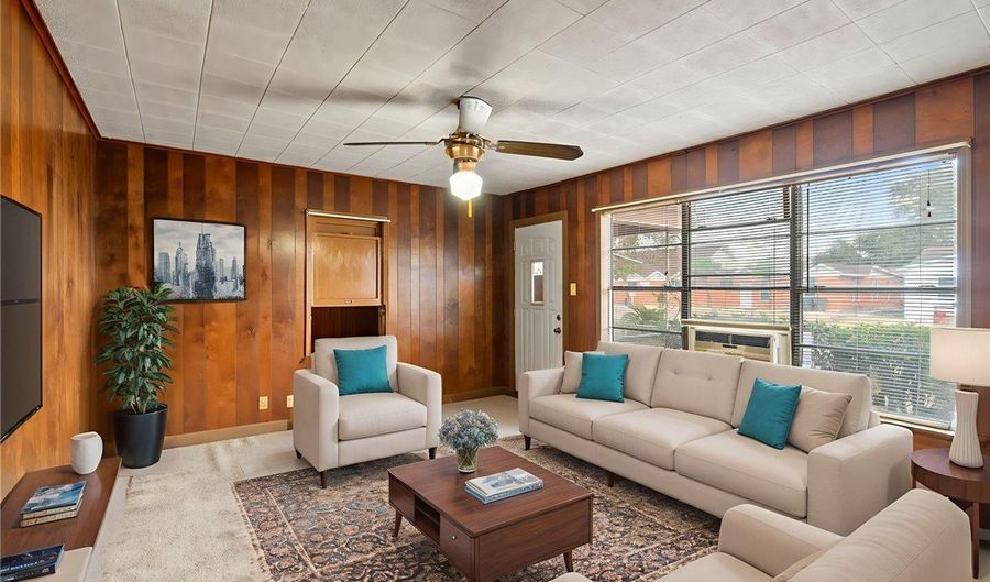 722 Hickey St, Alice, TX 78332 - 3 Beds, 1 Bath