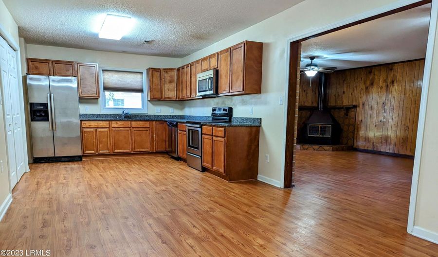 611 Broad River Dr, Beaufort, SC 29906 - 4 Beds, 2 Bath