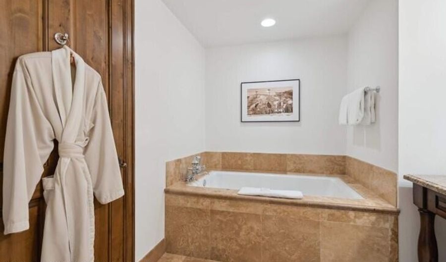 415 E Dean St Unit 10 Weeks 51 + 52, Aspen, CO 81611 - 2 Beds, 2 Bath