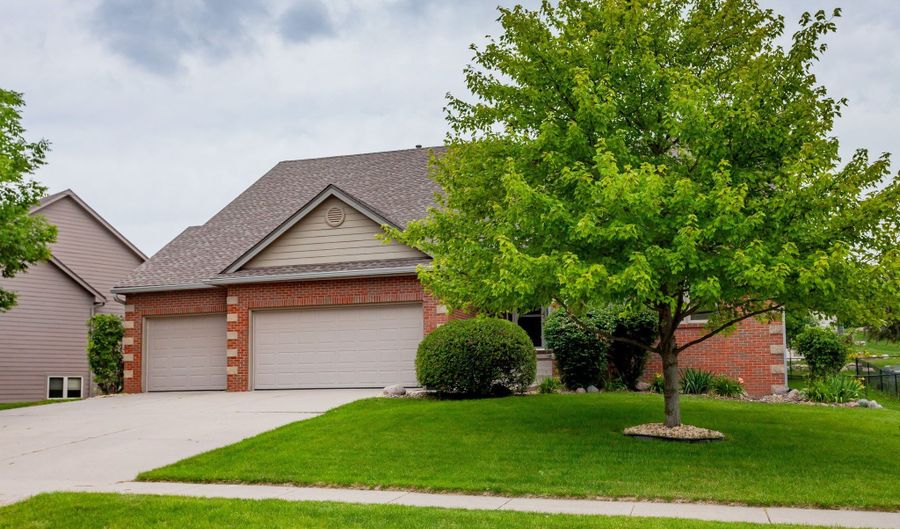 3210 NW Boulder Brook Pl, Ankeny, IA 50023 - 5 Beds, 4 Bath