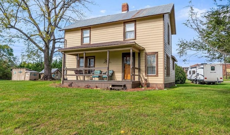 483 Store Hill Rd, Austinville, VA 24312 - 2 Beds, 1 Bath