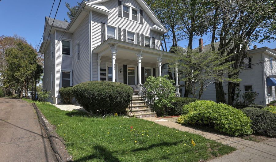 211 Montowese St, Branford, CT 06405 - 2 Beds, 2 Bath