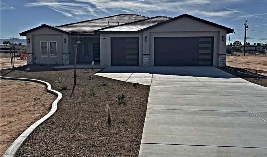 20401 Tonawanda Rd, Apple Valley, CA 92307 - 4 Beds, 3 Bath