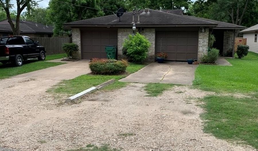 409-411 Hurst Pl, Angleton, TX 77515 - 2 Beds, 1 Bath