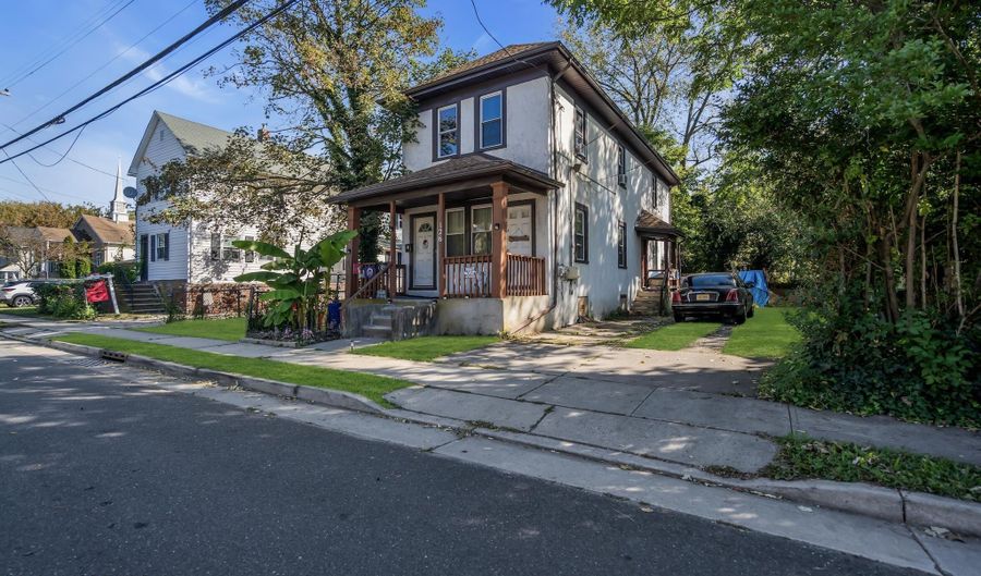 126 De Witt Ave, Asbury Park, NJ 07712 - 2 Beds, 2 Bath