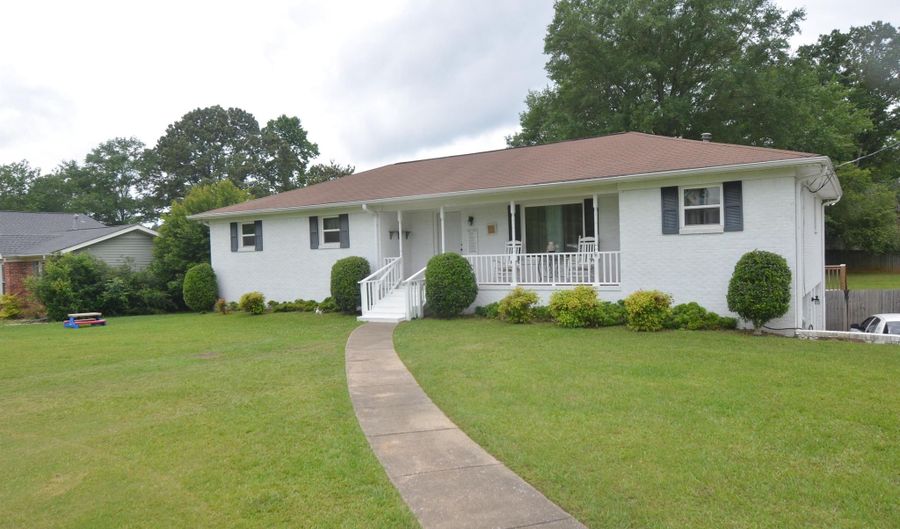 506 12TH St, Alabaster, AL 35007 - 3 Beds, 2 Bath