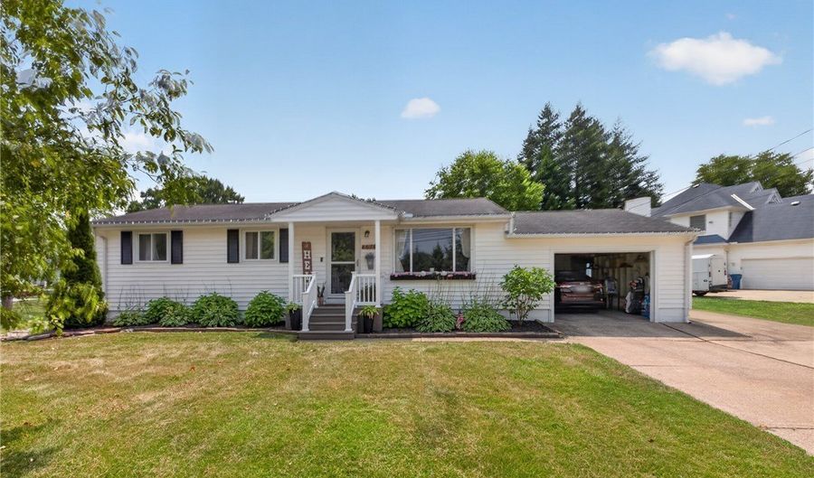 46785 Middle Ridge Rd, Amherst, OH 44001 - 3 Beds, 2 Bath