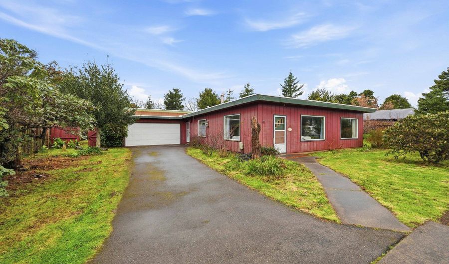 830 CHICAGO Ave, Bandon, OR 97411 - 2 Beds, 2 Bath