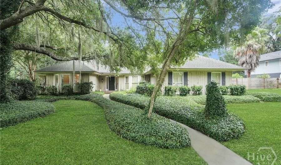 12 Majestic Oaks Cir, Savannah, GA 31406 - 3 Beds, 2 Bath