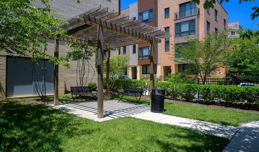 5130 CAMBRIA #101, Alexandria, VA 22304 - 3 Beds, 3 Bath