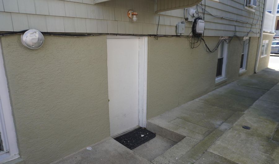 117 S Bartram Ave, Atlantic City, NJ 08401 - 2 Beds, 1 Bath