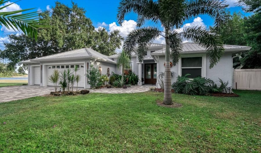 1560 N Oak Park Ave, Avon Park, FL 33825 - 3 Beds, 3 Bath
