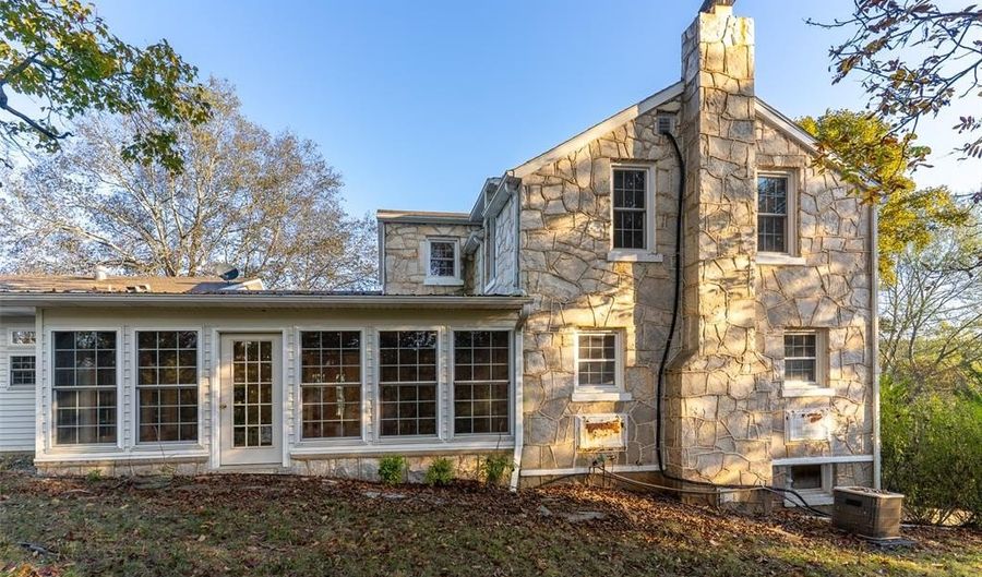 4495 County Road 405, Alton, MO 65606 - 4 Beds, 4 Bath