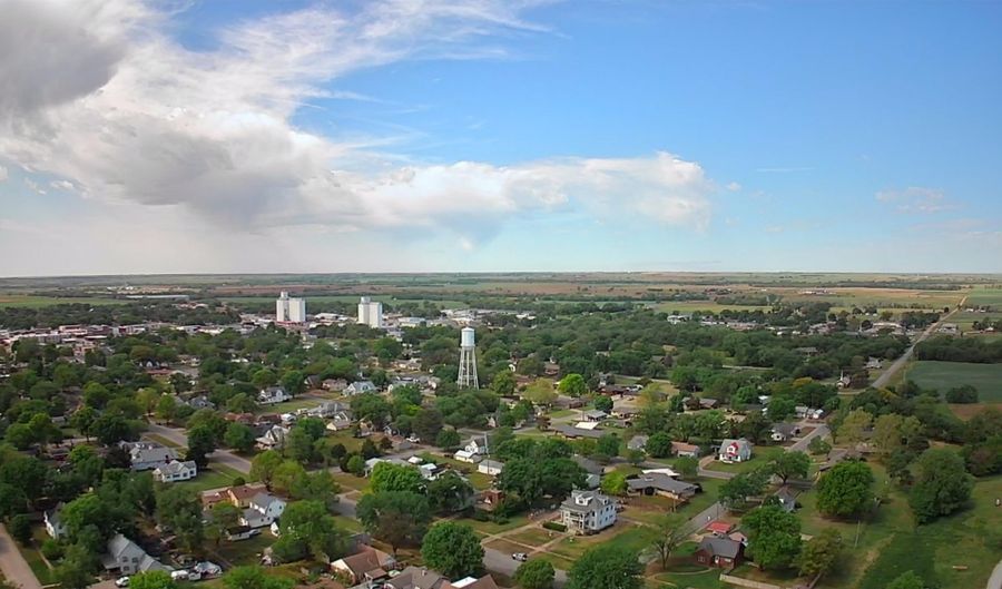 828 N Anthony Ave, Anthony, KS 67003 - 4 Beds, 2 Bath