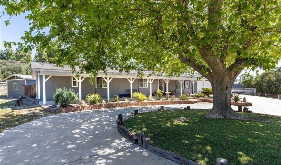 32722 Wagon Wheel Rd, Agua Dulce, CA 91390 - 3 Beds, 2 Bath