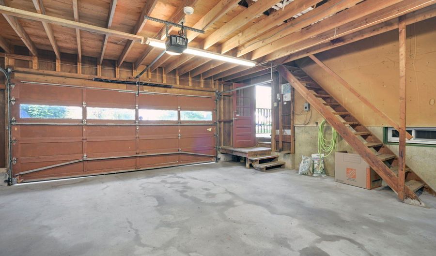 127 Lake Rd, Columbia, CT 06237 - 3 Beds, 2 Bath