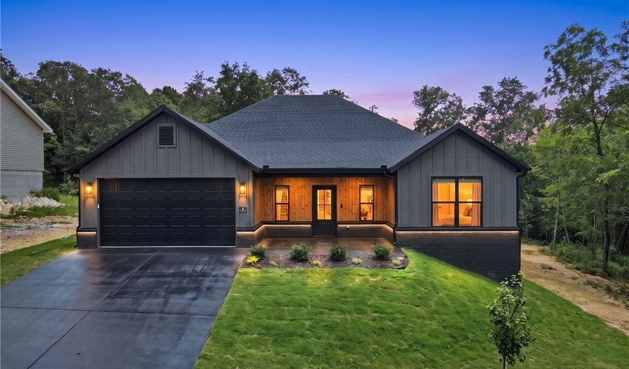 4 McGaugh Dr, Bella Vista, AR 72714 - 4 Beds, 2 Bath