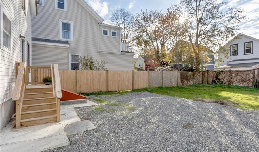 18 Hall Ave, Newport, RI 02840 - 3 Beds, 3 Bath