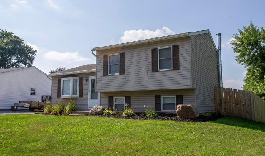 1438 Peachtree Dr, Ashland, OH 44805 - 3 Beds, 2 Bath