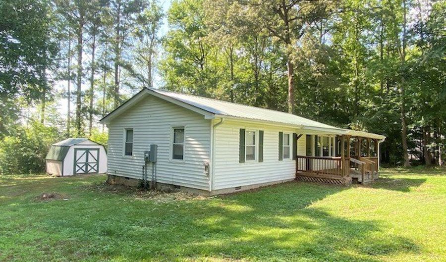 10671 Buggs Island Rd, Baskerville, VA 23915 - 3 Beds, 1 Bath