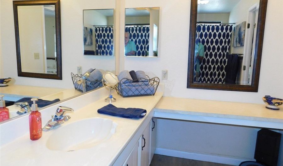 1785 Riverside Dr, Bullhead City, AZ 86442 - 2 Beds, 2 Bath