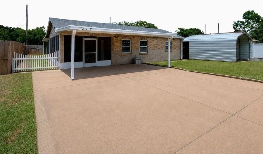 217 ROSE St, Auburndale, FL 33823 - 3 Beds, 1 Bath