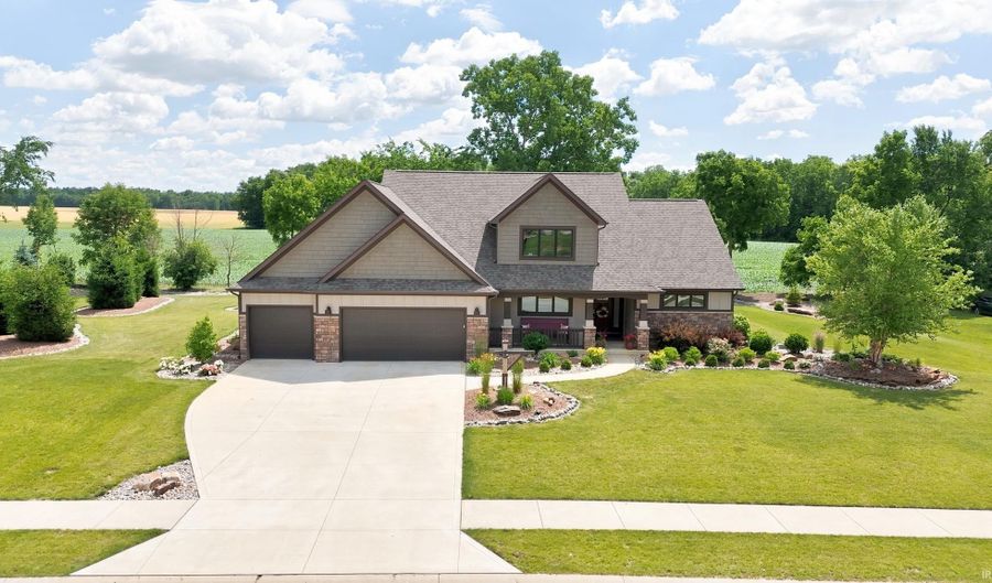 18736 Roselle Cv, Auburn, IN 46706 - 4 Beds, 4 Bath