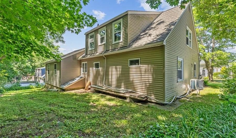 9 Country Pkwy, North Providence, RI 02911 - 4 Beds, 2 Bath