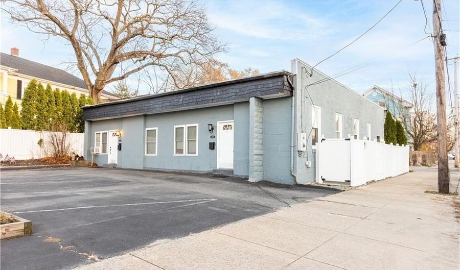 129 Liberty St, Central Falls, RI 02863 - 4 Beds, 4 Bath